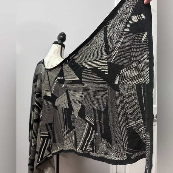🧣 Chico's Sparkle Plaid Black and Silver Reversible Wrap ✨ - Picture 5 of 9